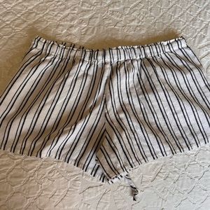 Brandy Melville Girls shorts